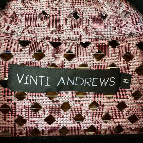🌟3/$20🌟 Vinti Andrews perforated tunic dress. Size Medium. - Picture 4 of 5